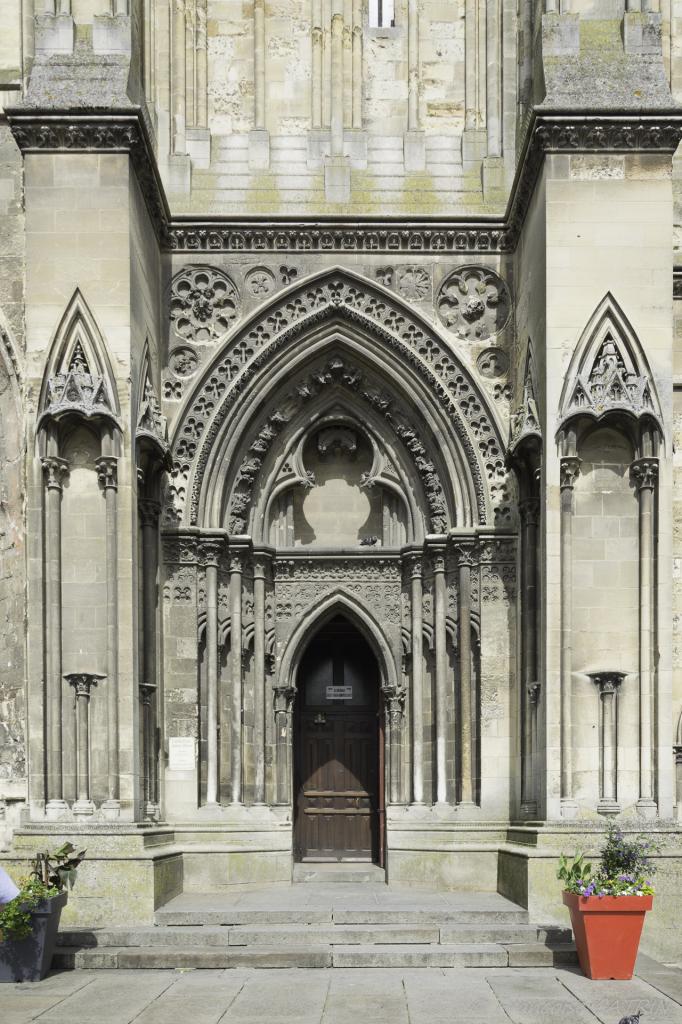 05 Lisieux La Cathedrale (12)