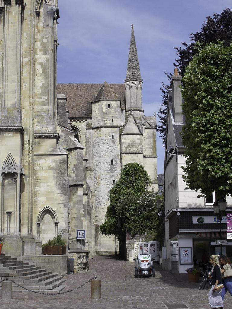 05 Lisieux La Cathedrale (3)