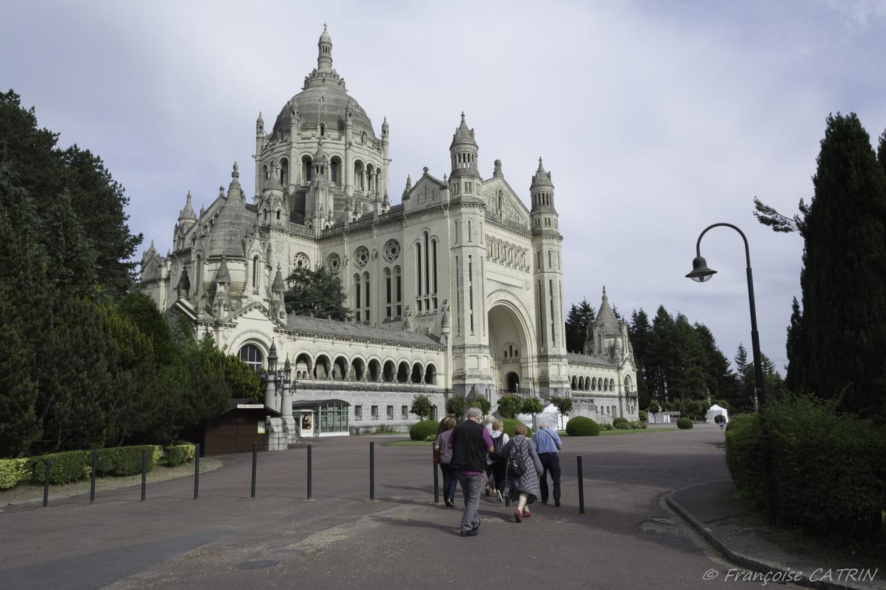 06 Lisieux La Basilique (15)